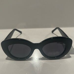 NWT Steve Madden Sunglasses with 100% UV Protection.